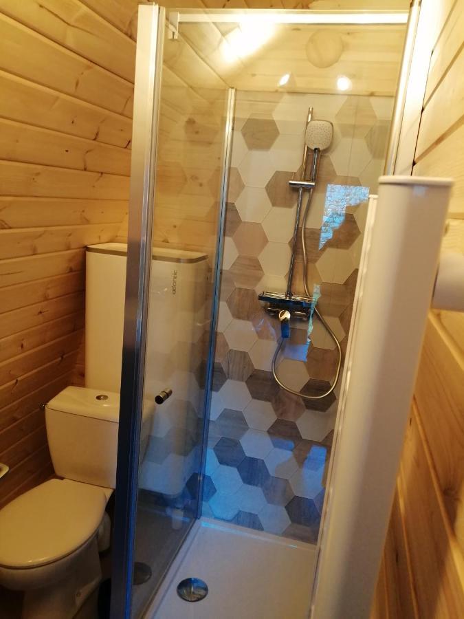 Le Domaine De Pivette Chambre Climatisee Et Insolite Avec Terrasse Privative Авранш Екстериор снимка