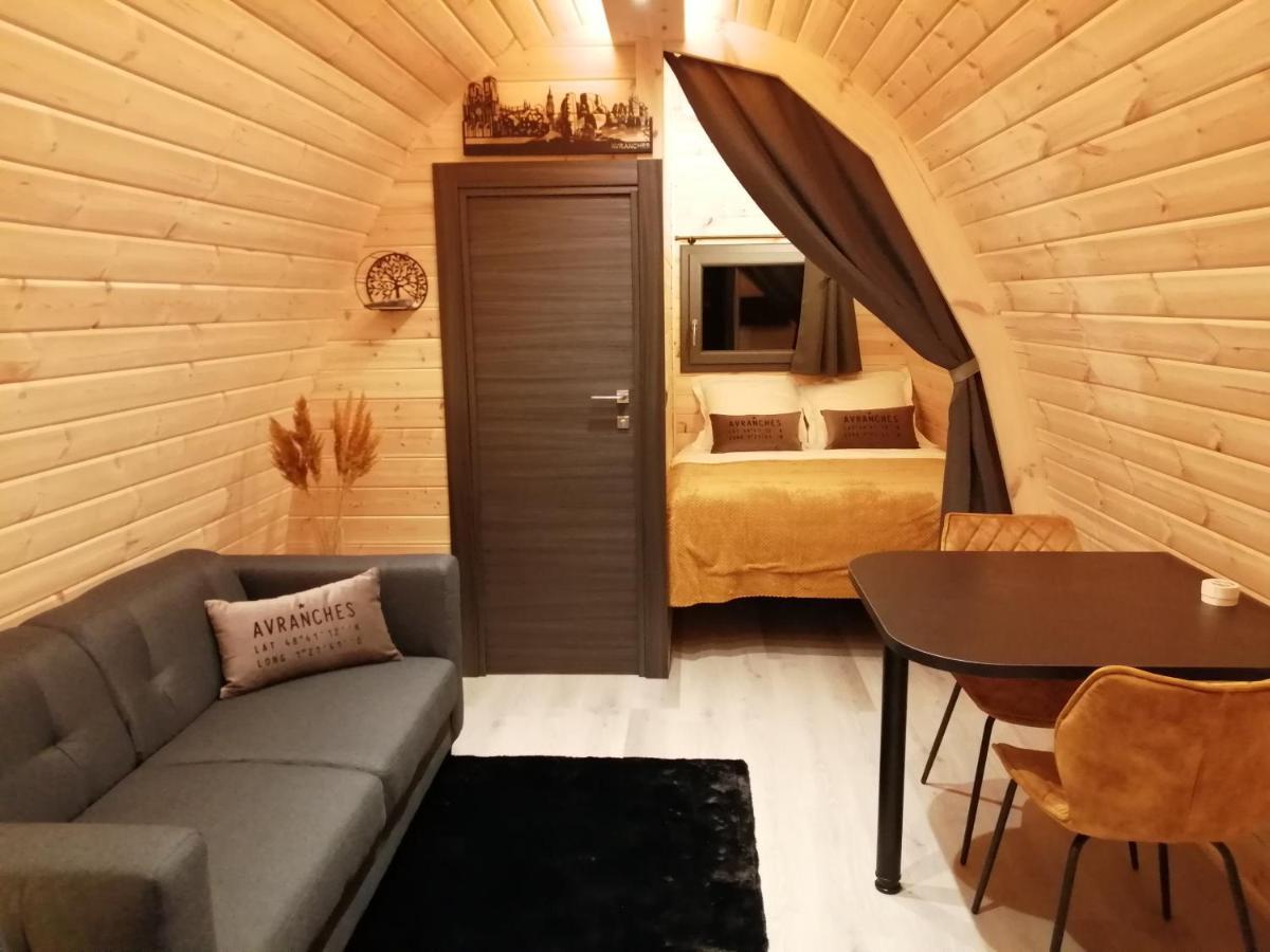 Le Domaine De Pivette Chambre Climatisee Et Insolite Avec Terrasse Privative Авранш Екстериор снимка
