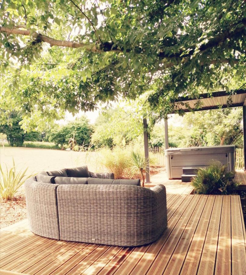 Le Domaine De Pivette Chambre Climatisee Et Insolite Avec Terrasse Privative Авранш Екстериор снимка